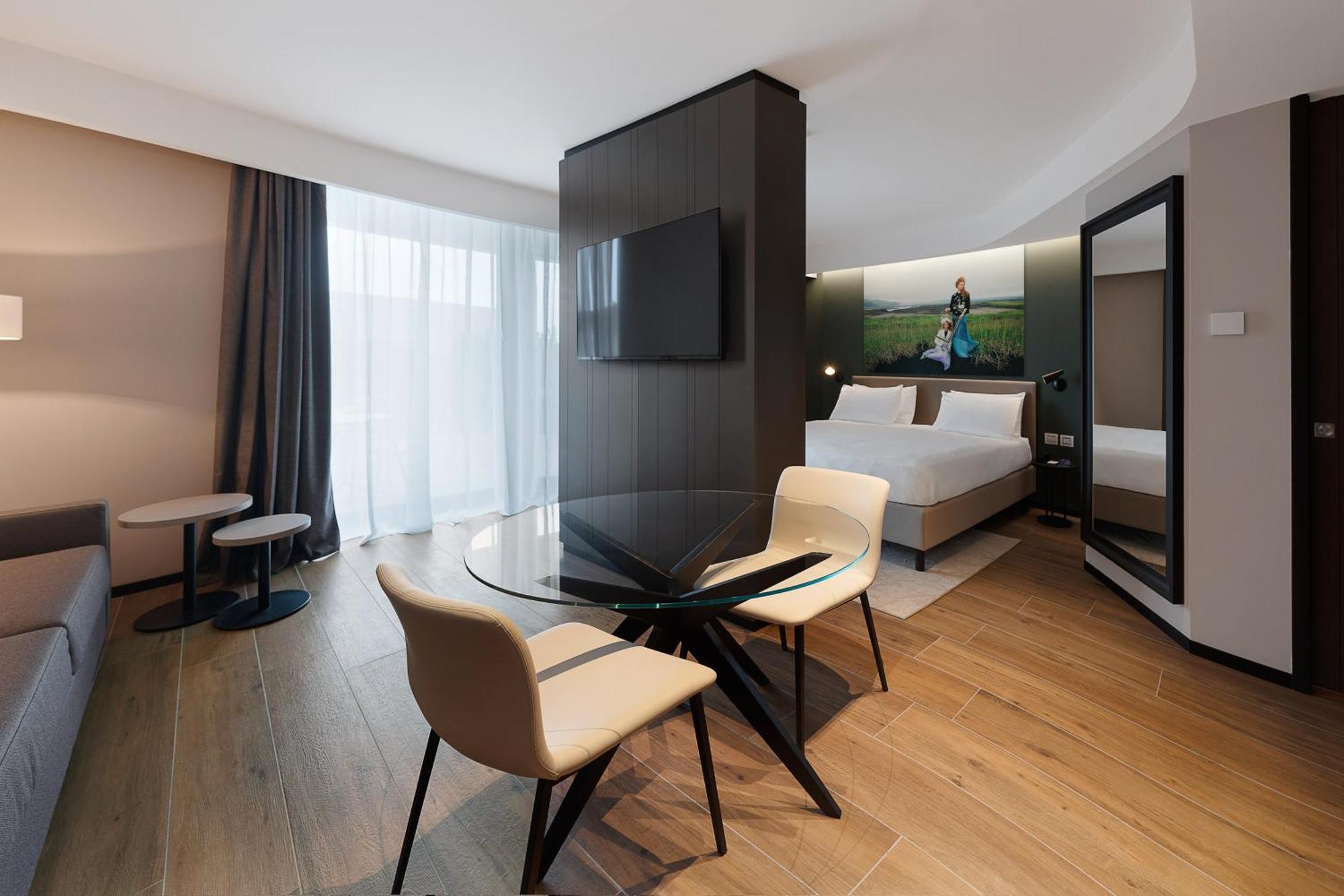 Radisson Blu Hotel, Bergamo Choruslife エクステリア 写真