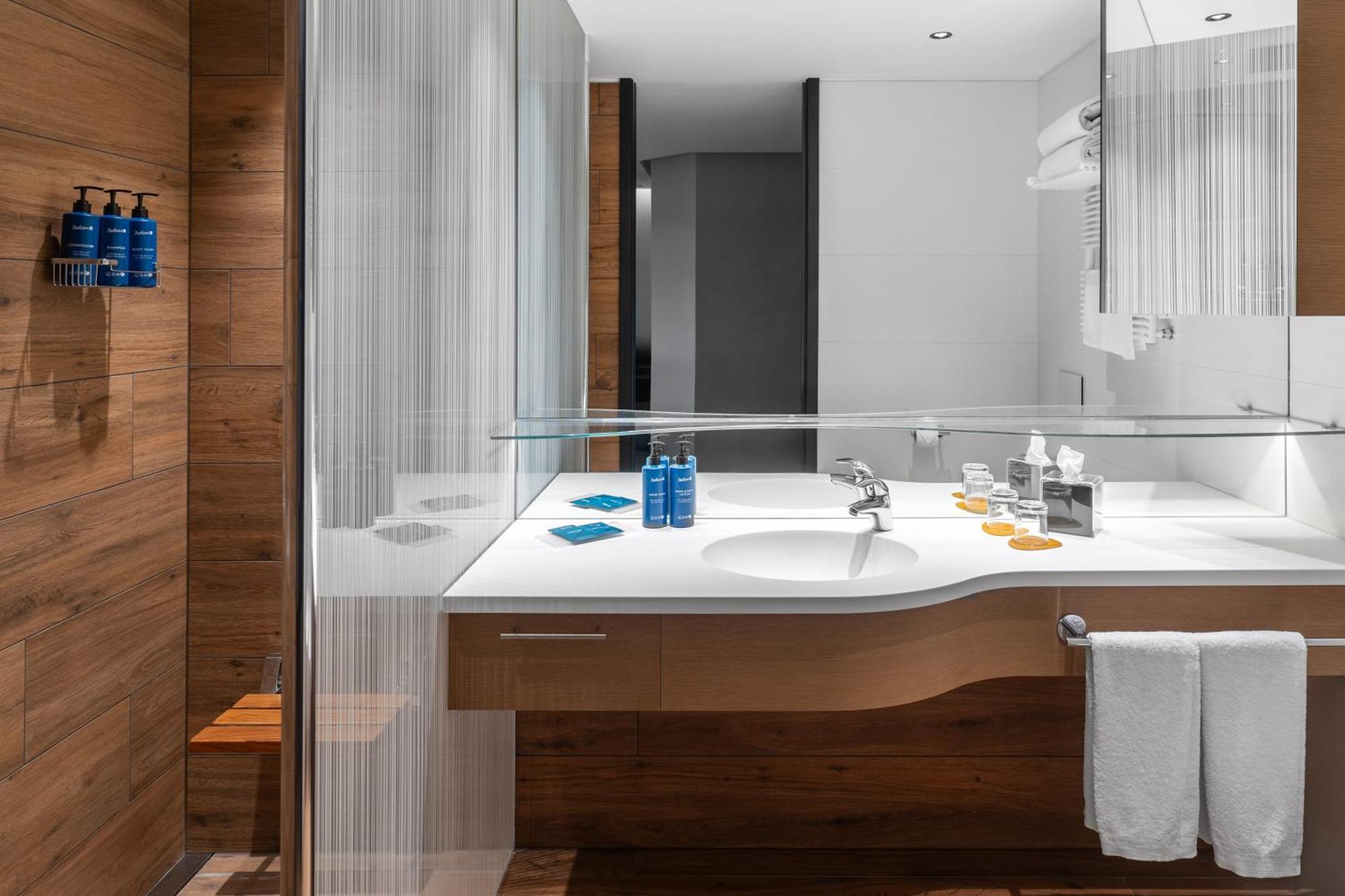 Radisson Blu Hotel, Bergamo Choruslife エクステリア 写真