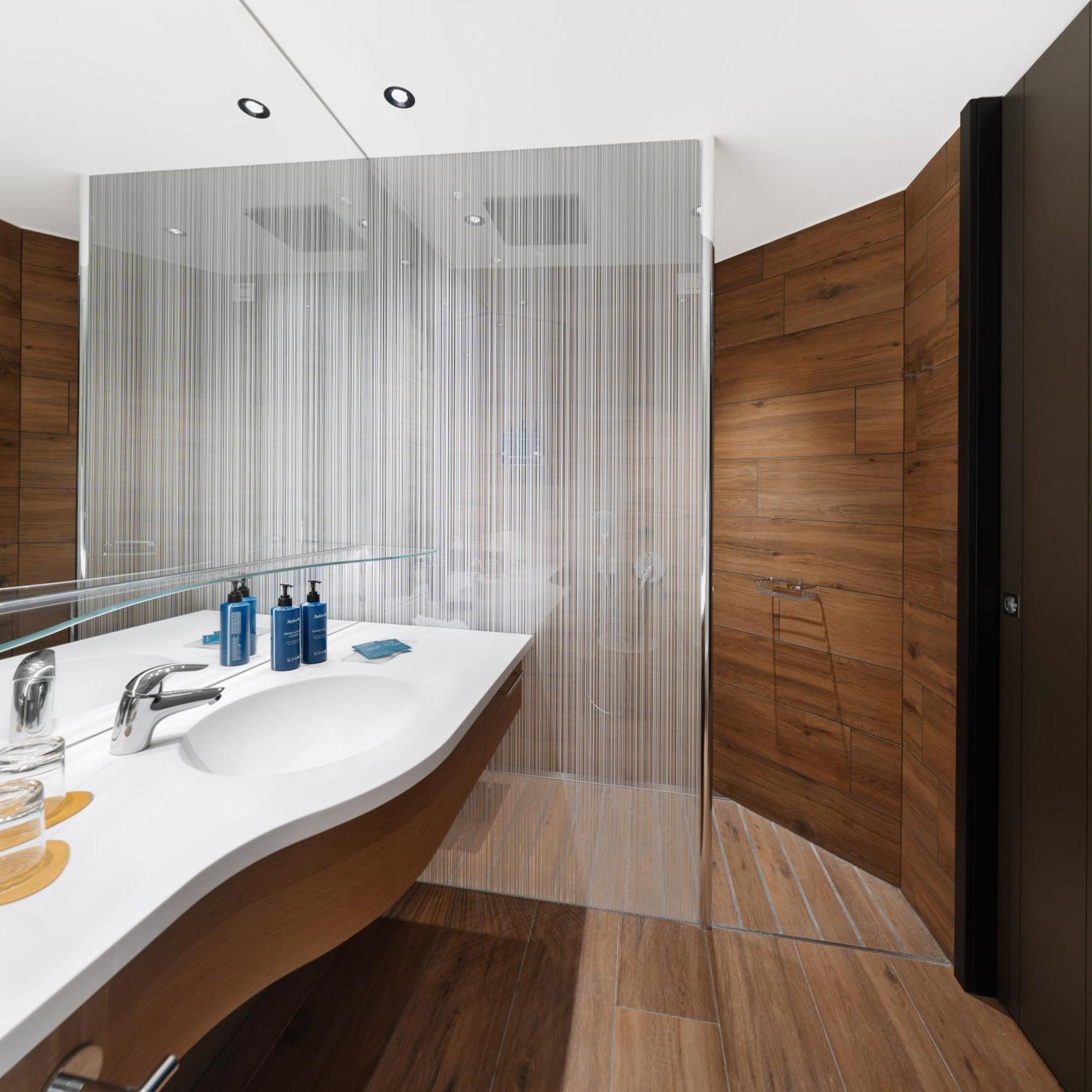 Radisson Blu Hotel, Bergamo Choruslife エクステリア 写真