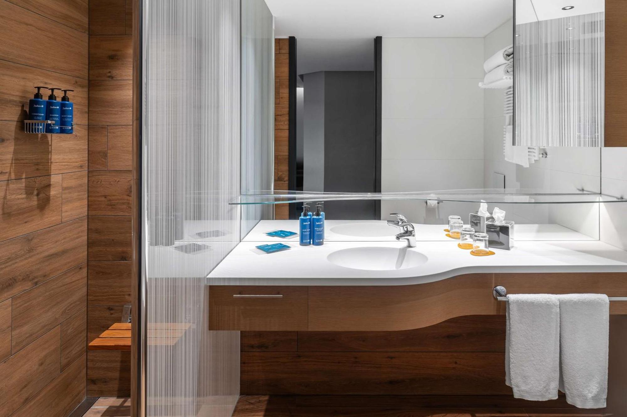Radisson Blu Hotel, Bergamo Choruslife エクステリア 写真