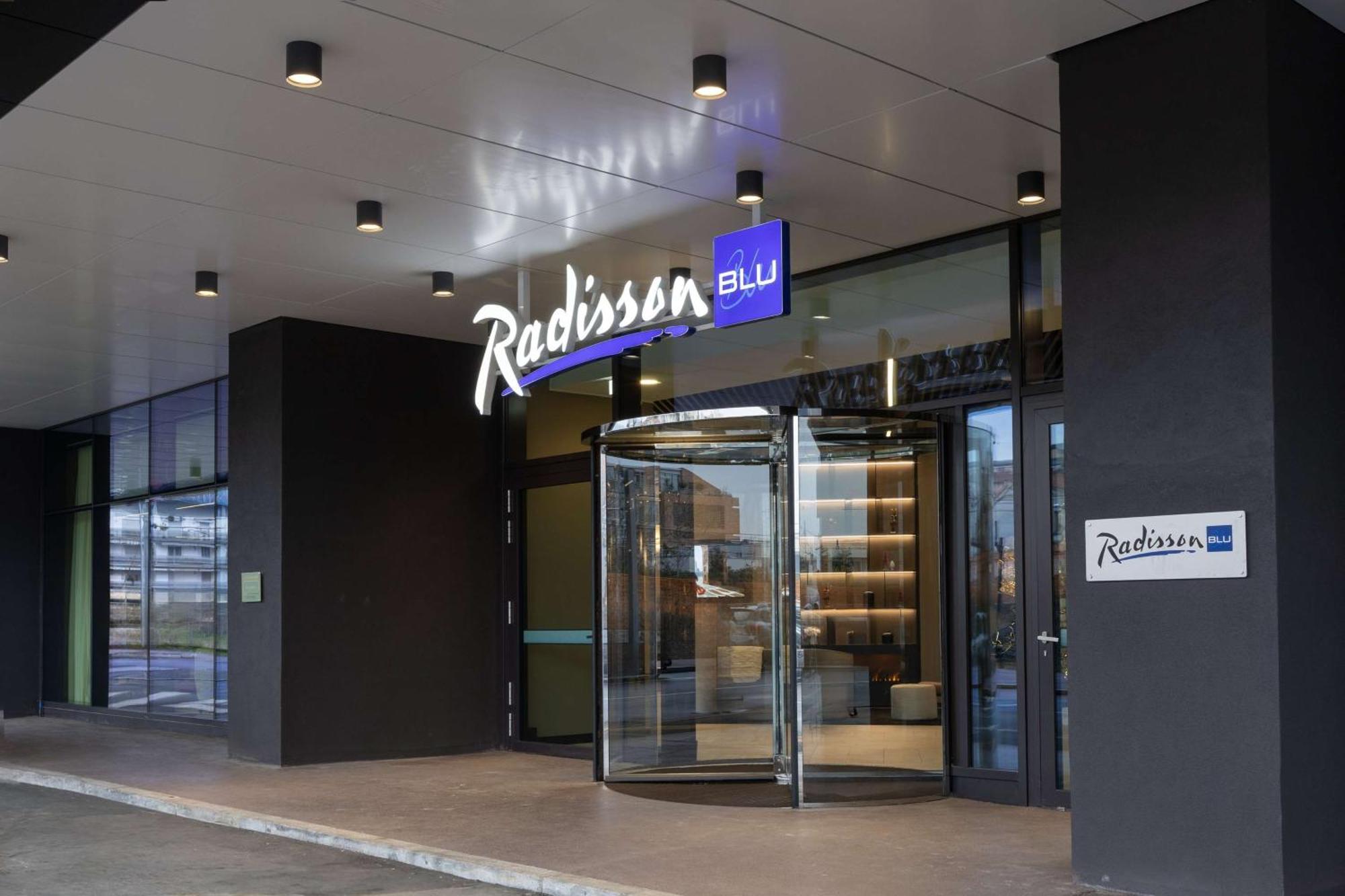 Radisson Blu Hotel, Bergamo Choruslife エクステリア 写真
