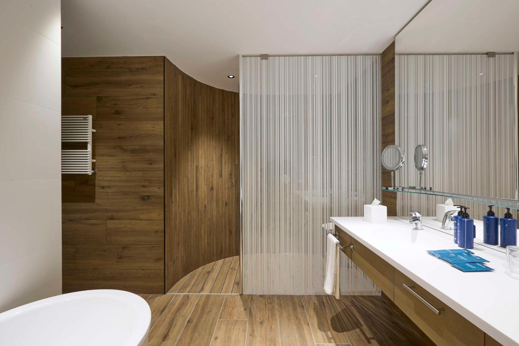 Radisson Blu Hotel, Bergamo Choruslife エクステリア 写真