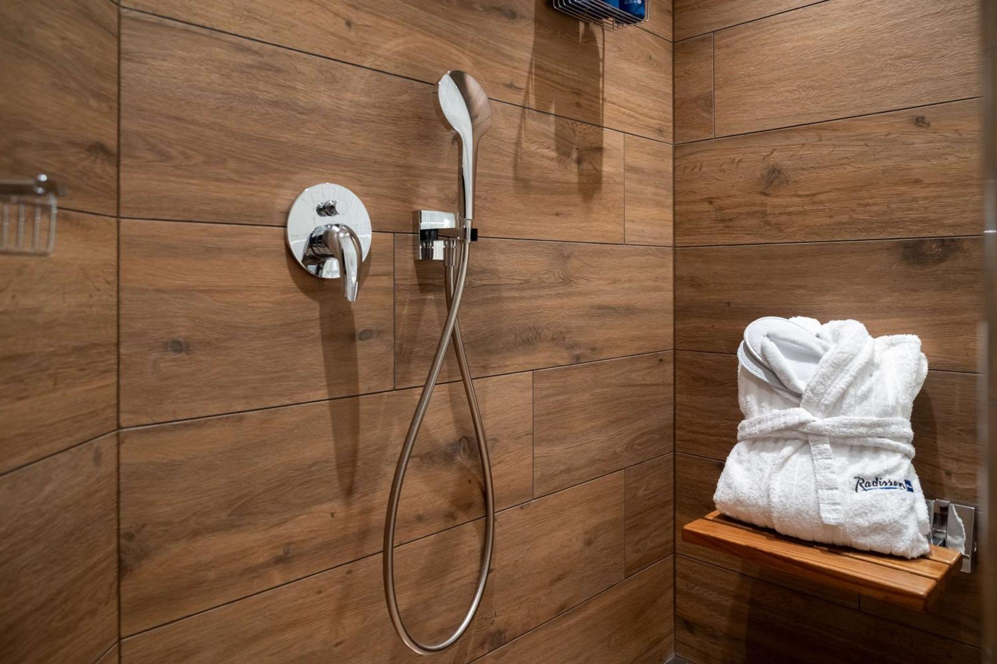 Radisson Blu Hotel, Bergamo Choruslife エクステリア 写真