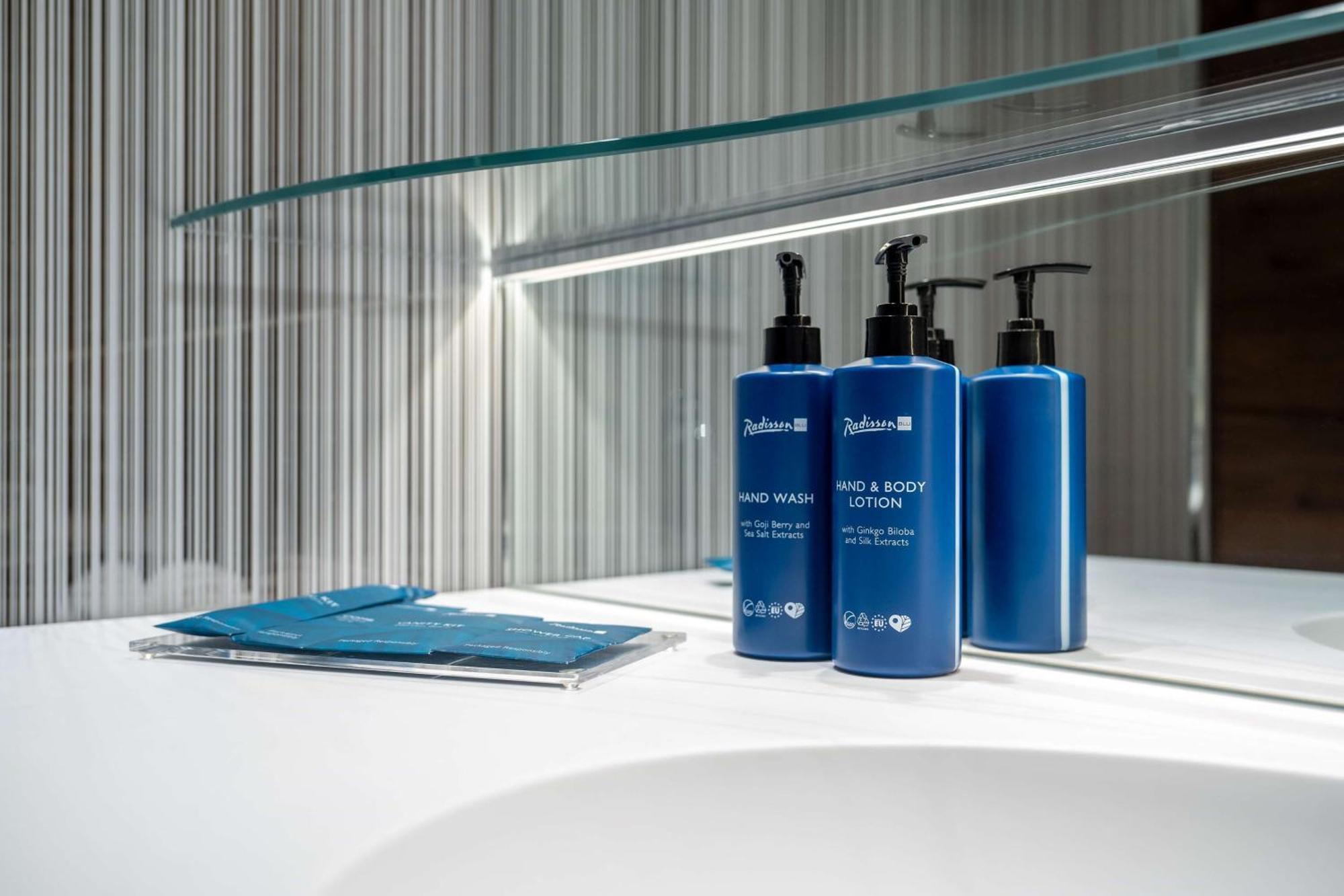 Radisson Blu Hotel, Bergamo Choruslife エクステリア 写真