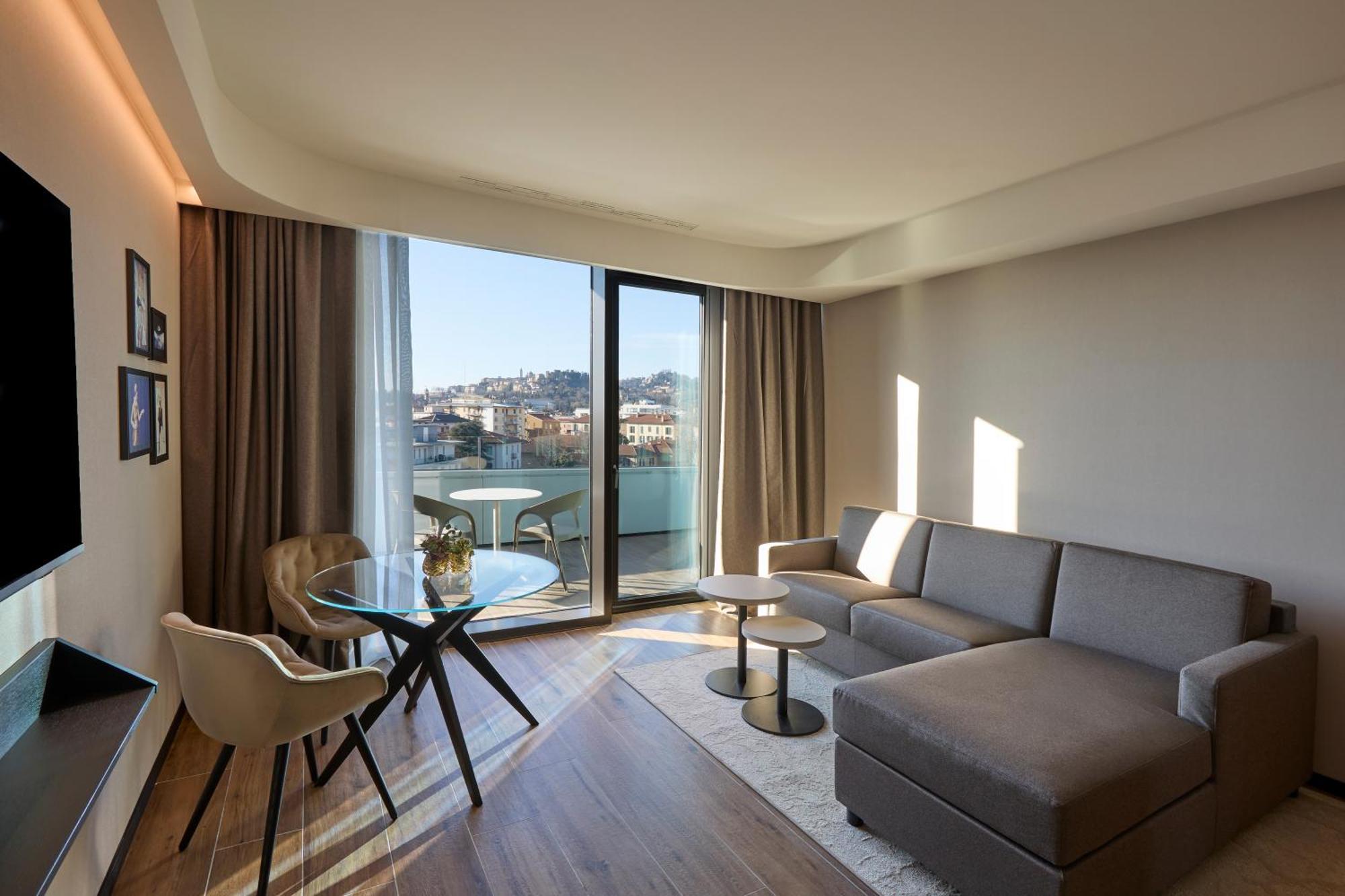 Radisson Blu Hotel, Bergamo Choruslife エクステリア 写真