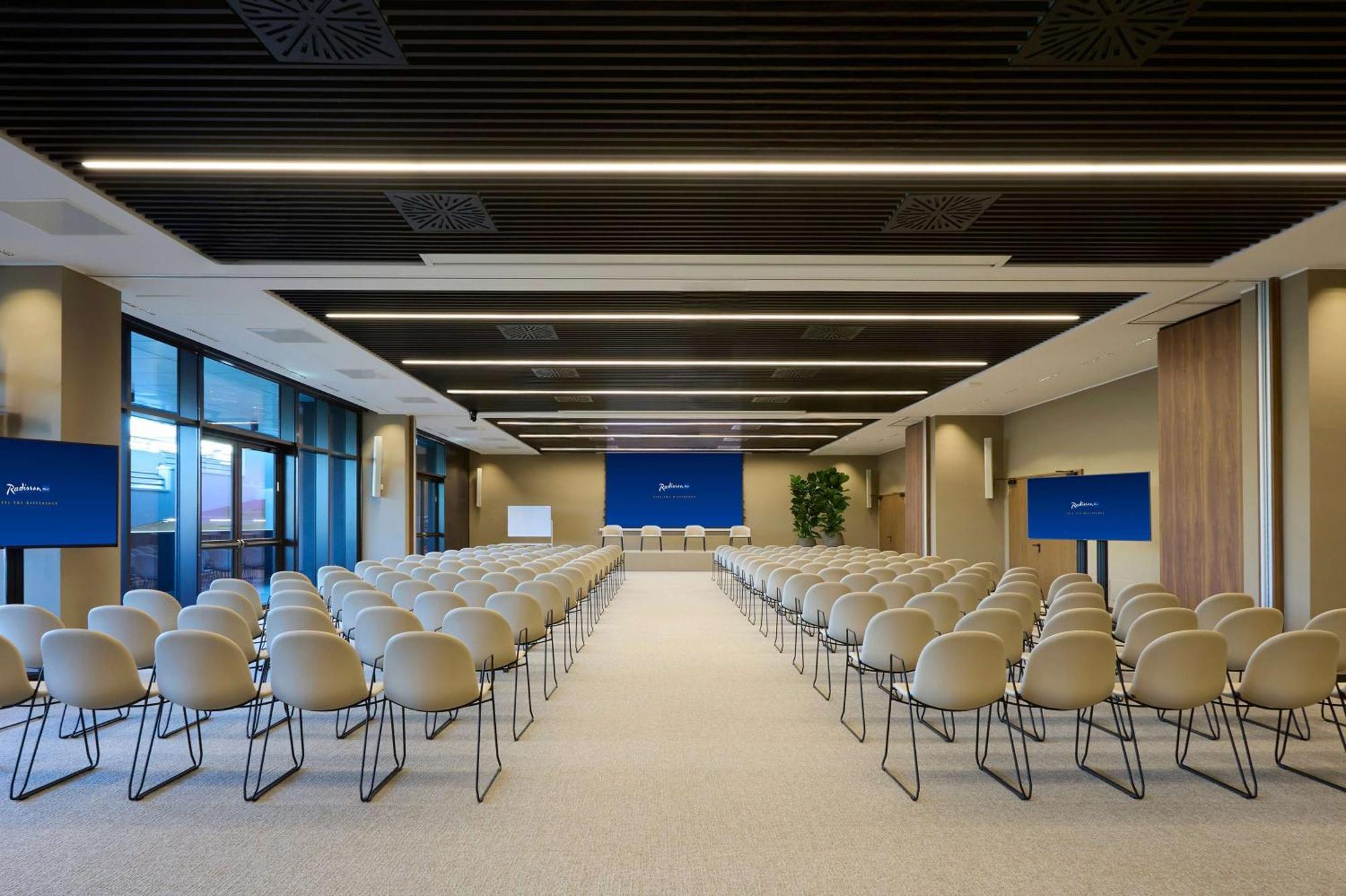 Radisson Blu Hotel, Bergamo Choruslife エクステリア 写真