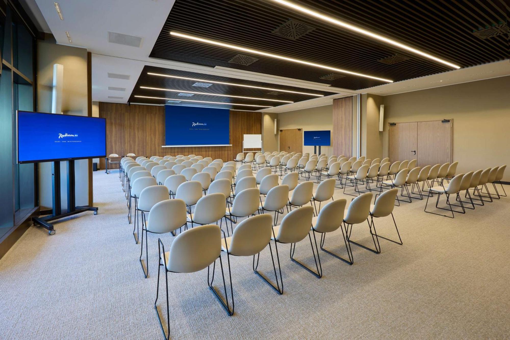 Radisson Blu Hotel, Bergamo Choruslife エクステリア 写真