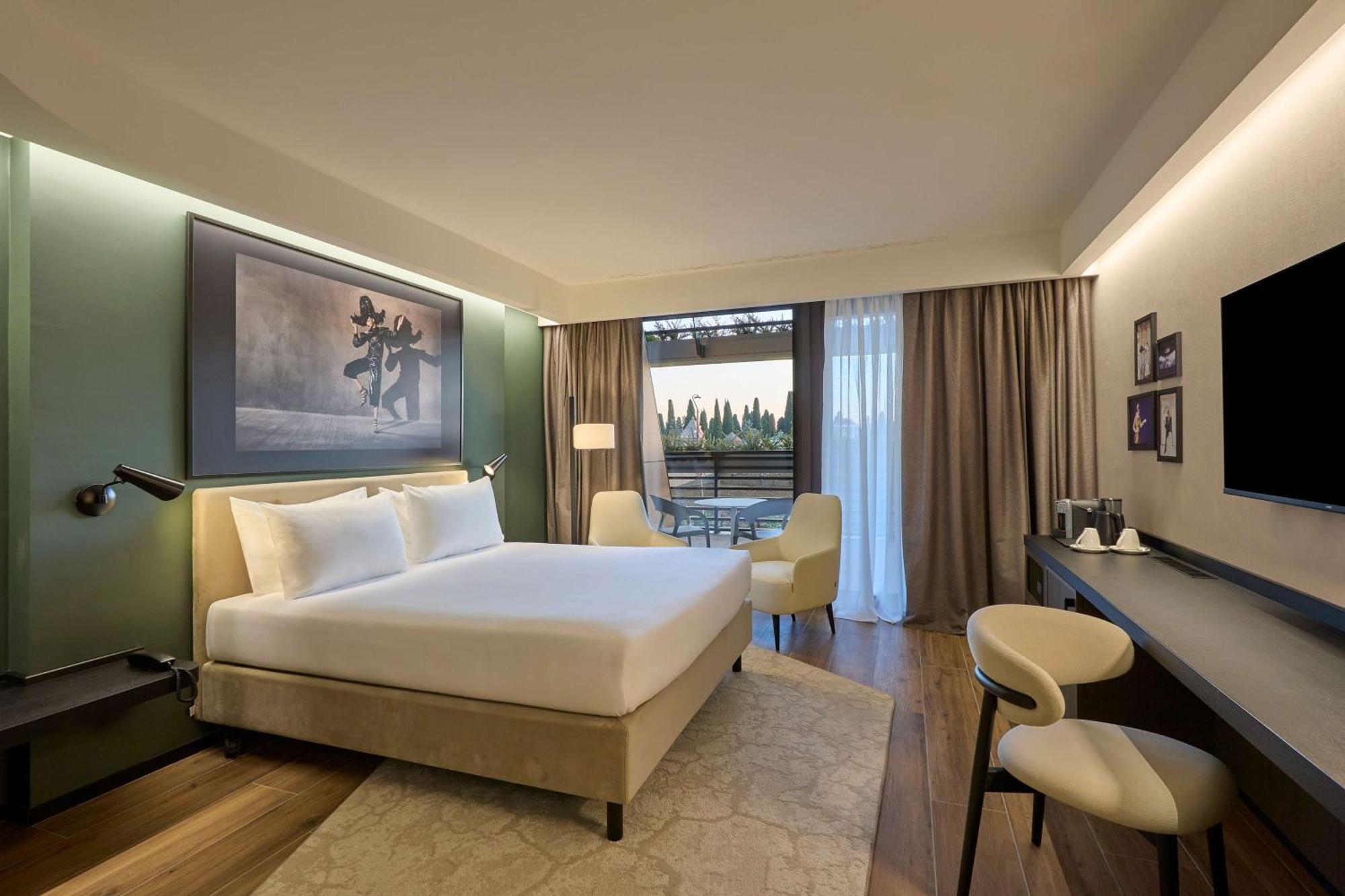 Radisson Blu Hotel, Bergamo Choruslife エクステリア 写真